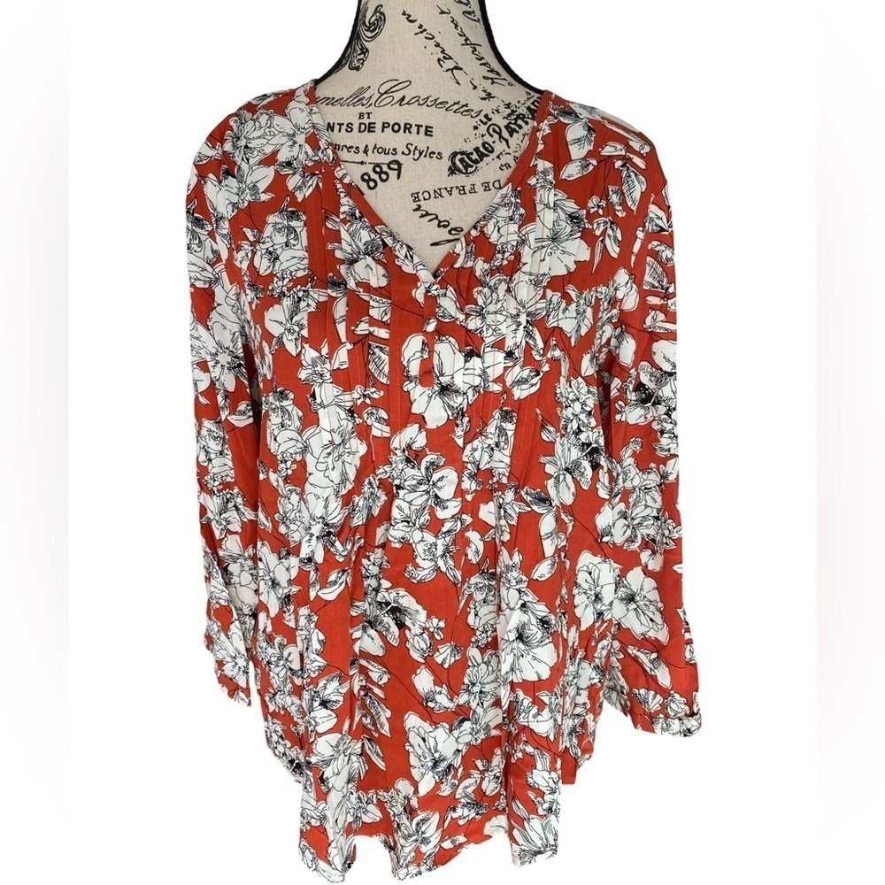 Fun 2 Fun V-Neck 3/4 Sleeve Rounded Hem Floral Blouse Top Size M
